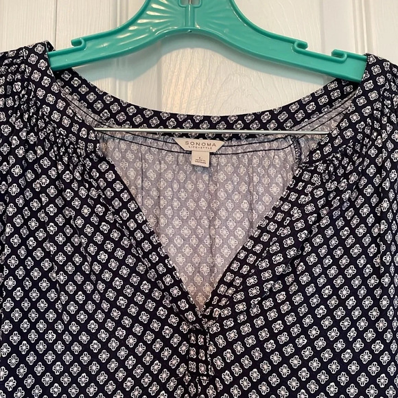 Sonoma, sz Large, navy blue peasant top. V neck. Three quarter elastic sleeves. - Picture 2 of 6